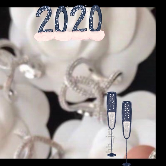 Silver Ring with Swarovski Crystals - Picture 4 of 7